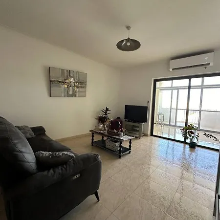 Cozy In - Close To Beachfront *