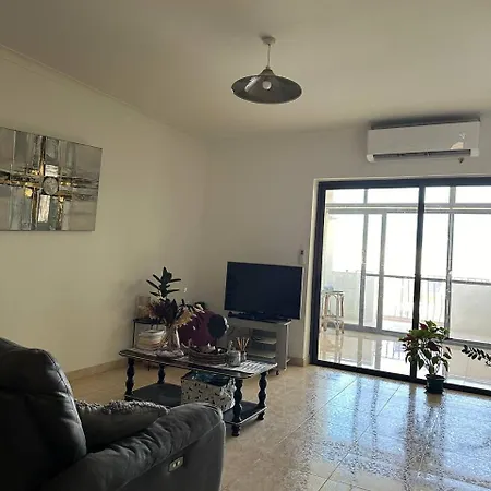 Cozy In - Close To Beachfront Homestay Gzira