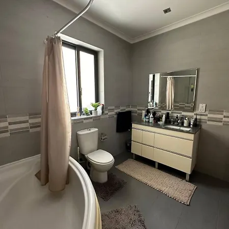 Cozy In - Close To Beachfront *