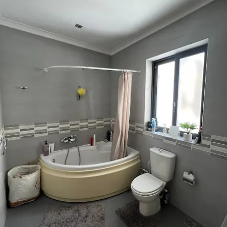 Kwatera prywatna Cozy In - Close To Beachfront *