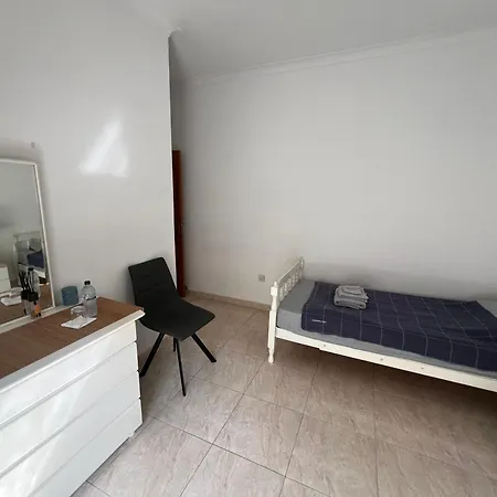 Kwatera prywatna Cozy In - Close To Beachfront